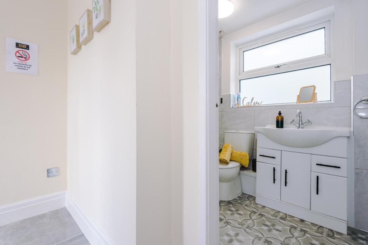 Charming 3-Bed Cottage In Chester, Ideal For Families & Workers, Free Parking - Sleeps 7 Extérieur photo