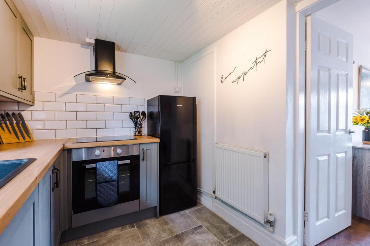 Charming 3-Bed Cottage In Chester, Ideal For Families & Workers, Free Parking - Sleeps 7 Extérieur photo