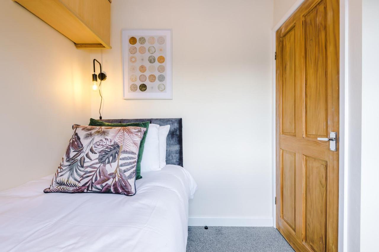 Charming 3-Bed Cottage In Chester, Ideal For Families & Workers, Free Parking - Sleeps 7 Extérieur photo