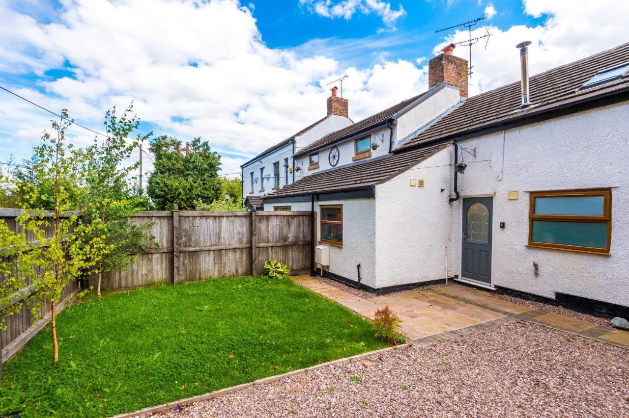 Charming 3-Bed Cottage In Chester, Ideal For Families & Workers, Free Parking - Sleeps 7 Extérieur photo