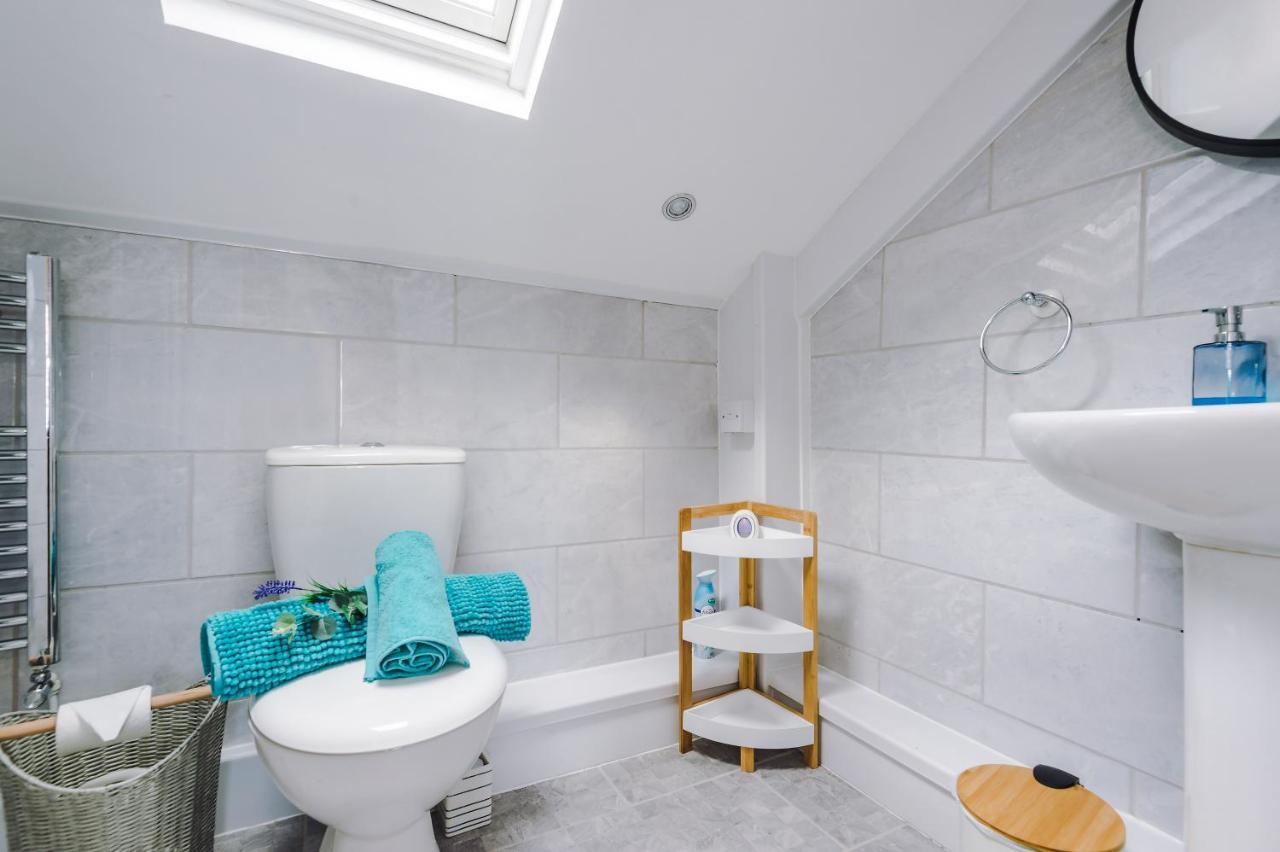 Charming 3-Bed Cottage In Chester, Ideal For Families & Workers, Free Parking - Sleeps 7 Extérieur photo